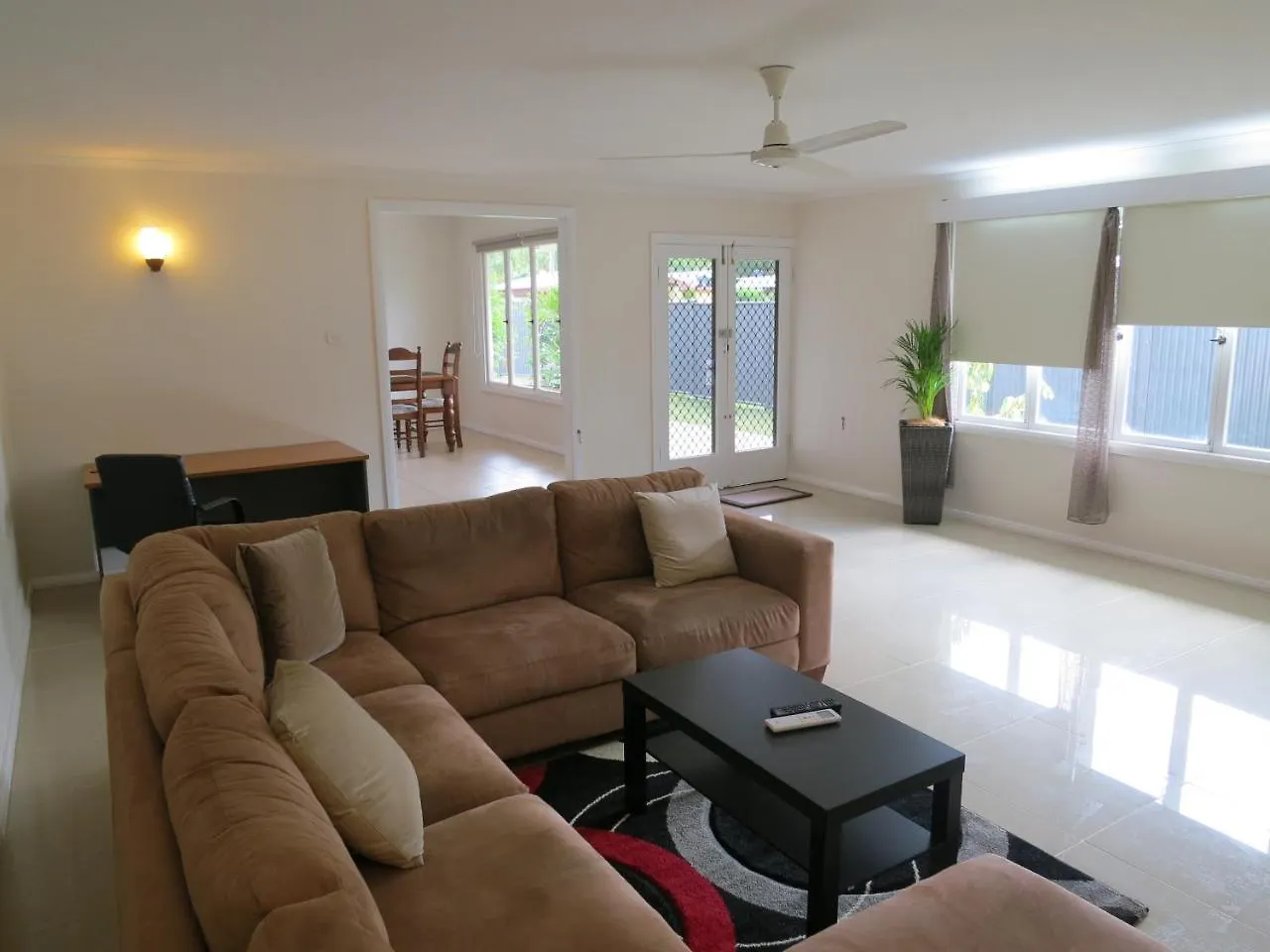 Edge Hill Green Oasis: Central Cairns Retreat